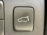 【パワーバックドア】スマートキーや運転席のボタンを押すだけでリアゲートが自動で開閉します!荷物を持っている時や、高い位置にあるバックドアを閉める際に便利な機能です♪