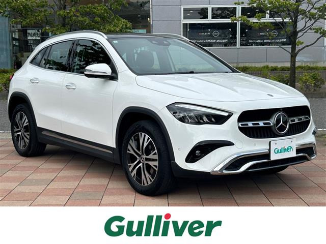 GLAクラスGLA200d 4マチック 4WDサンルーフ