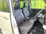 運転席シート廻りは使用感も少なく、良好な状態となっています。丁寧に使われていたことがよくわかりますね。