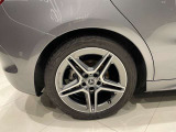 車両は屋内展示しておりますので天候に関係なくごゆっくりコンディションご確認頂けます。車両を倉庫へ保管している場合が御座いますのでご来店前に在庫確認頂けると幸いです。TEL072-784-8800