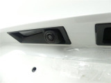 バックカメラが付いているので後方確認が非常にしやすいです。今や運転初心者も熟練者も必須装備!ついていて損はないですね♪