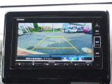 【バックカメラ】駐車が苦手な方でも安心してお乗りいただけます。リバース連動で画面が切り替わるのでとっても便利です。