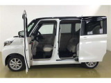 開口部が広く、乗り降りのしやすいお車です