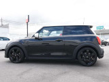 お車の詳細等はお気軽にMINI正規ディーラー アルコン までお問い合わせくださいませ。スタッフ一同、お待ちしております!