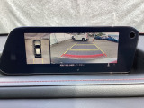 狭い場所での駐車やすれ違いなどでより的確な運転操作に役立つ360°ビューモニターが装備されています。