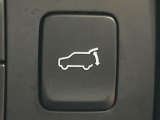 【パワーバックドア】スマートキーや運転席のボタンを押すだけでリアゲートが自動で開閉します!荷物を持っている時や、高い位置にあるバックドアを閉める際に便利な機能です♪
