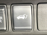 【パワーバックドア】スマートキーや運転席のボタンを押すだけでリアゲートが自動で開閉します!荷物を持っている時や、高い位置にあるバックドアを閉める際に便利な機能です♪