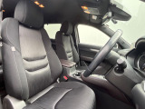 運転席シート廻りは使用感も少なく、良好な状態となっています。前オーナー様が丁寧に使っていたことがよくわかりますね。