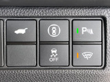 【パワーバックドア】スマートキーや運転席のボタンを押すだけでリアゲートが自動で開閉します!荷物を持っている時や、高い位置にあるバックドアを閉める際に便利な機能です♪