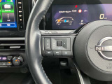 ハンドル周りには車両状態の確認やナビ操作が可能なステアリングスイッチを完備♪