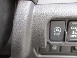 アイドリングストップ機能付です。特別な操作をしなくても、普段通りの運転をするだけで、エコドライブができる機能です。OFFボタンがありますので、必要に応じて使い分けてください。