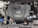 「SKYACTIV-G(ガソリン)」は、規格外の高圧縮を実現し、世界のエンジン技術者に驚きを与えました。さらに、それを維持したままノッキングの発生を抑え、熱効率を向上、走りにも寄与したエンジンです。