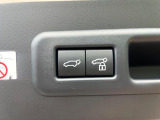 【パワーバックドア】スマートキーや運転席のボタンを押すだけでリアゲートが自動で開閉します!荷物を持っている時や、高い位置にあるバックドアを閉める際に便利な機能です♪