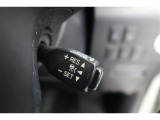 【レーダークルーズコントロール】アクセルペダルを踏まなくても、車間制御モードでは、先行車の車速変化に合わせた追従走行を行い、自動的に加速・減速・停止をします。