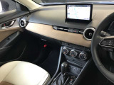 広々とした視界で運転も快適。勿論、安心、安全なSRSエアバックシステム運転席&助手席付