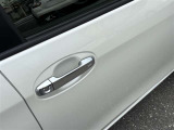 ドアノブにタッチするだけで、ドアの解錠・施錠ができます??両手に手荷物を持っていても、開け閉めらくちん??