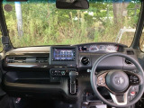 フロントガラスが大きく、ワイドな視界で運転もしやすくなるように、設計されています。