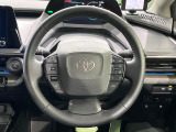 【純正革巻きステアリング】上質な革を使用することで、手にしっかり馴染みとても運転しやすいハンドルです♪