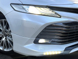【LEDヘッドライト】悪天候や夜間走行時も良好な視界を確保し安心して運転できる高輝度LEDヘッドライトを装備!点灯速度が早く、消費電力も抑えられています。