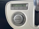 【オートエアコン】一度お好みの温度に設定すれば、車内の温度を検知し風量や温度を自動で調整。暑い…寒い…と何度もスイッチ操作をする必要はありません。快適な車内空間には必須の機能ですね♪