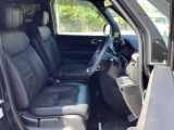 運転席/助手席シートヒーターで寒い日もすぐに温かくなり快適に過ごせます。2段階の温度調整が可能です。