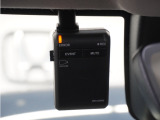 ◆ドライブレコーダー◆映像・音声などを記録する自動車用の装置です。 もしもの事故の際の記録はもちろん、旅行の際の思い出としてドライブの映像を楽しむことができます。