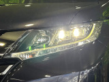 【LEDヘッドライト】悪天候や夜間走行時も良好な視界を確保し安心して運転できる高輝度LEDヘッドライトを装備!点灯速度が早く、消費電力も抑えられています。
