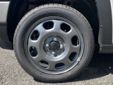 純正ホイールを装着しております。車両に関してのご質問は、スタッフまでお気軽にお問合せ下さい!TEL:0439-88-6662