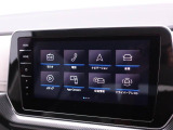 App-ConnectはApple CarPlayおよびAndroid Autoに対応します。App-Connectを利用して対応するアプリケーションを画面上で閲覧したり音声で操作することが可能です。