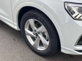 18インチ純正アルミホイール装備 全車両に標準装備の純正アルミホイールは、純正ならではのバランスの良いデザインと、走行安定性をお楽しみ頂けます。