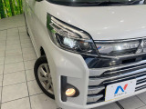 【LEDヘッドライト】悪天候や夜間走行時も良好な視界を確保し安心して運転できる高輝度LEDヘッドライトを装備!点灯速度が早く、消費電力も抑えられています。