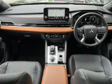 アウトランダー PHEV 2.4 P 4WD 本革シート