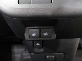 運転席・助手席は共にシートヒーター付なので、寒い日の朝の通勤も快適です♪