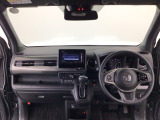 【前方視界】開放的な前方視界!運転がしやすく疲れにくいです♪窓が大きく、見通しがとっても良いおクルマですよ♪