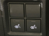 【前席シートヒーター】寒い日に重宝するシートヒーター!エアコンより早く温まってくれるので寒がりの人も安心ですね♪エアコンの温風は乾燥するから苦手、という方にもをおすすめです。