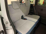 余裕のある運転席ですので、快適なドライブをお楽しみいただけます。