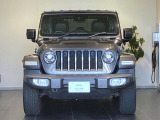 【フロントグリル】7スロットルグリルはJeep伝統の証です。SUVのみにこだわり続けている伝統あるJeep車へお乗り頂いてみてはいかがですか?