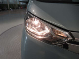 LEDヘッドライトです。デザイン性がよくとても明るいので、夜間の走行や悪天候でも安心です。しかも長寿命!