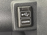 【アクセサリーソケット(電源ソケット)】電源からケーブルをつなげば、スマートフォンなどの電子機器の充電などを行うことができます!ゲーム機器や、カメラの充電にも便利ですね。