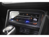 広々した展示場で、じっくりとお車のご確認をいただける環境をご用意しております!白基調の爽やかなショールームにて素敵なお車をご覧くださいませ。