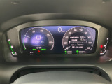 ホンダセンシング装着車となっております。衝突軽減ブレーキ、誤発進抑制機能、歩行者事故低減ステアリング、路外逸脱抑制機能、アダプティブクルーズコントロール、車線維持支援システム他、8つの機能で幅広く支援
