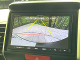 【バックカメラ】駐車時に後方がリアルタイム映像で確認できます。大型商業施設や立体駐車場での駐車時や、夜間のバック時に大活躍!運転スキルに関わらず、今や必須となった装備のひとつです!