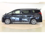 トヨタならではの「3つの安心」をセットにした『トヨタ認定中古車』です。「まるごとクリーニング」「車両検査証明書」「ロングラン保証」付き。