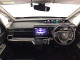 【前方視界】開放的な前方視界!運転がしやすく疲れにくいです♪窓が大きく、見通しがとっても良いおクルマですよ♪