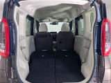 【多彩なシートアレンジ】背もたれを倒すとより多くの荷物を乗せることができます。