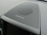 世界のオーディオファン垂涎の、harman/kardonプレミアムサウンドシステムを搭載。原音に近い音場空間を忠実に再現。乗る人すべてに最良の音響体験を提供します。