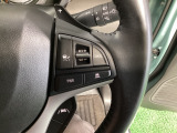 レーダークルーズコントロールは先行車との車間を維持しながら追従走行を行い、長距離でのドライバー負担を軽減させてくれます。