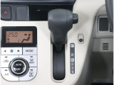 CVT(無段階変速)による滑らかな加速は振動も少なく燃費にも貢献、水平対向エンジンとの相性も良く快適性を高めています!!