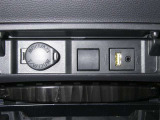 【充電用USB端子】デバイスの充電に便利です。※実際の接続端子は写真で確認or店舗までご気軽にお問合せください♪