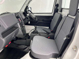 【車内ルームクリーニング済】専門スタッフにより車内はきれいにルームクリーニングを行っております。